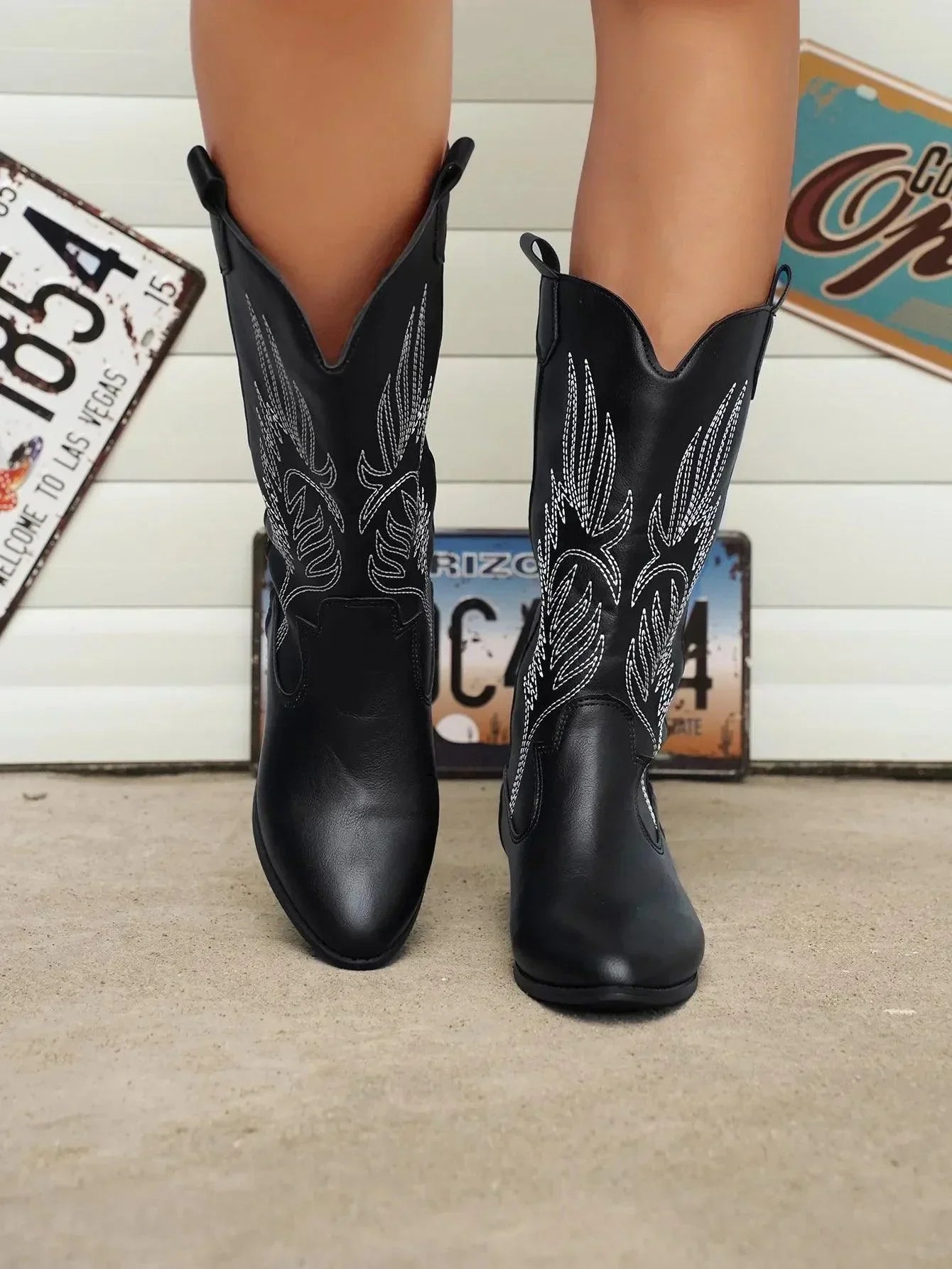Clara | Women’s Classic Embroidered Western Boots