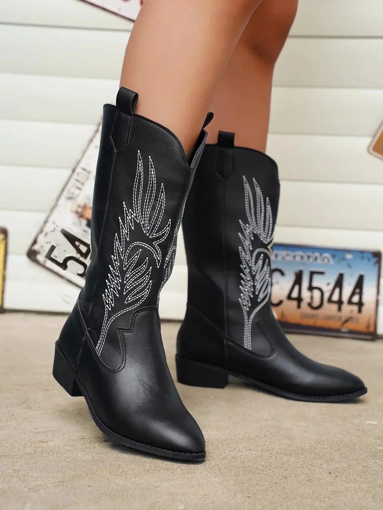 Clara | Women’s Classic Embroidered Western Boots