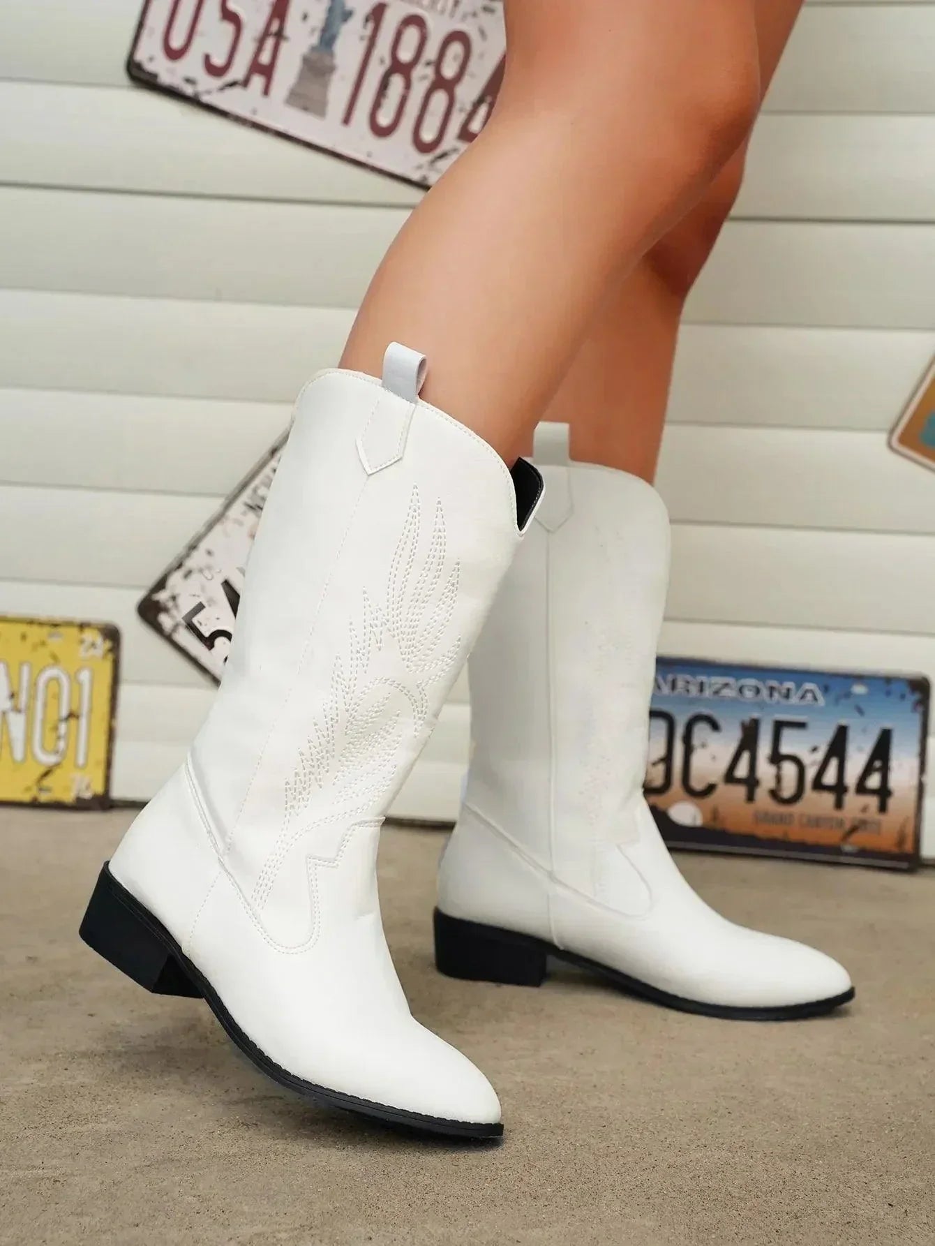 Clara | Women’s Classic Embroidered Western Boots